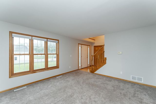 2319 Viola View Lane NE, Rochester, MN 55906