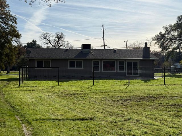 17140 Evergreen Road, Cottonwood, CA 96022