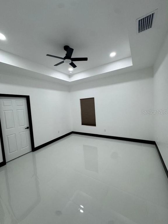 Image 11 of property listing at 4090 SE 134TH PLACE, Belleview, FL 34420