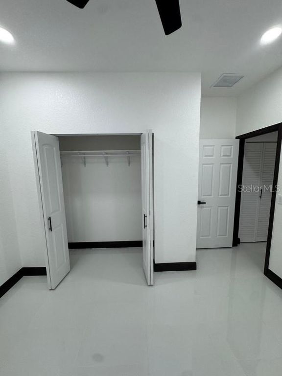 Image 14 of property listing at 4090 SE 134TH PLACE, Belleview, FL 34420