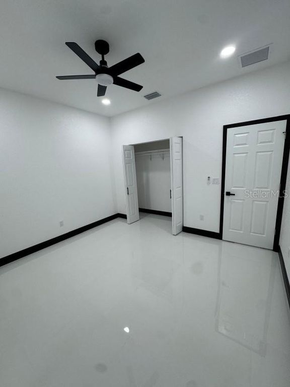 Image 15 of property listing at 4090 SE 134TH PLACE, Belleview, FL 34420