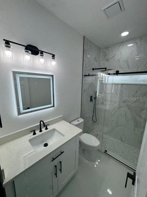 Image 17 of property listing at 4090 SE 134TH PLACE, Belleview, FL 34420