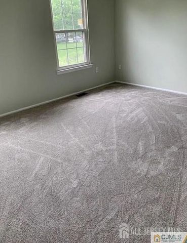 221 Hampshire Court, Piscataway, NJ 08854