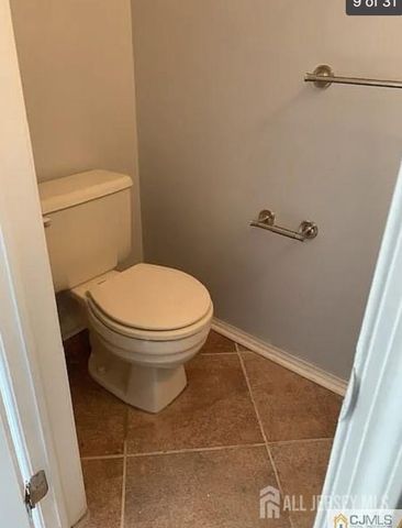 221 Hampshire Court, Piscataway, NJ 08854