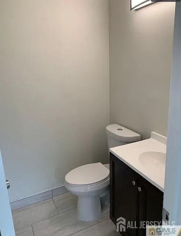 221 Hampshire Court, Piscataway, NJ 08854