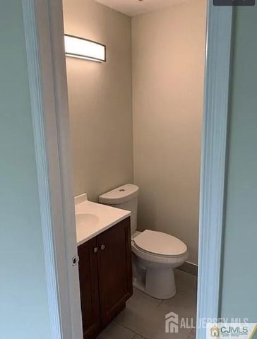221 Hampshire Court, Piscataway, NJ 08854