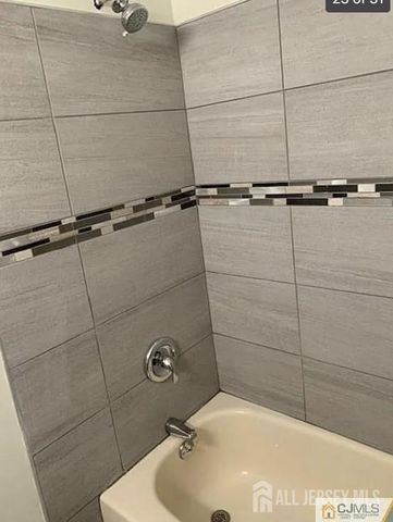 221 Hampshire Court, Piscataway, NJ 08854