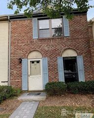 221 Hampshire Court, Piscataway, NJ 08854