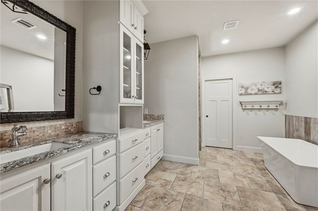 2618 Portland Avenue, College Station, TX 77845