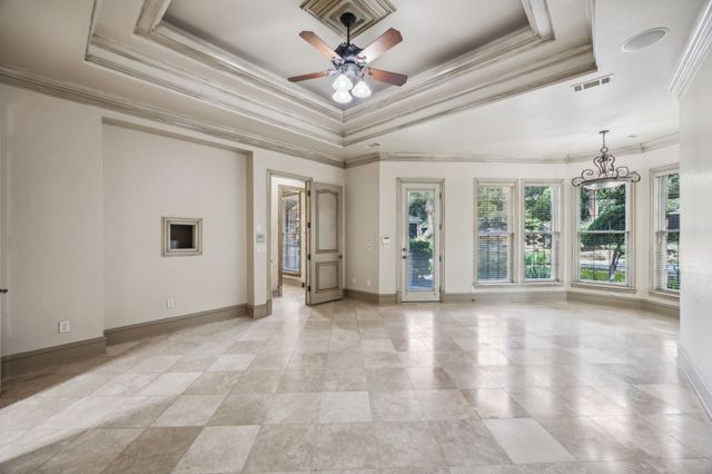 585 N Peytonville Avenue, Southlake, TX 76092