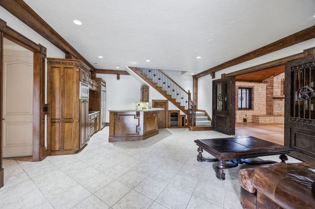 585 N Peytonville Avenue, Southlake, TX 76092