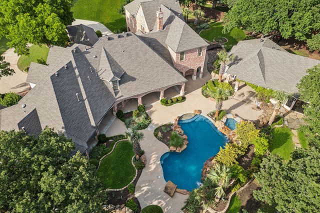 585 N Peytonville Avenue, Southlake, TX 76092