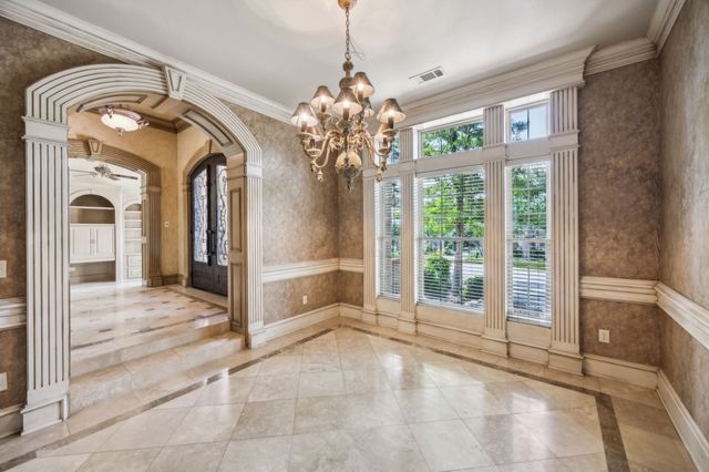 585 N Peytonville Avenue, Southlake, TX 76092