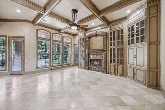 585 N Peytonville Avenue, Southlake, TX 76092