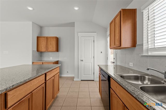 4837 Park Glen, Marion, TX 78124