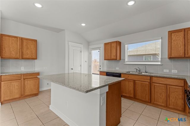 4837 Park Glen, Marion, TX 78124