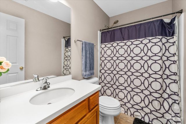 757 Station Boulevard, Aurora, IL 60504