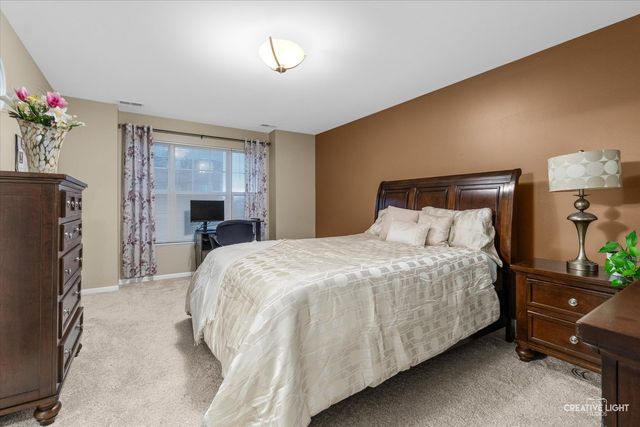 757 Station Boulevard, Aurora, IL 60504