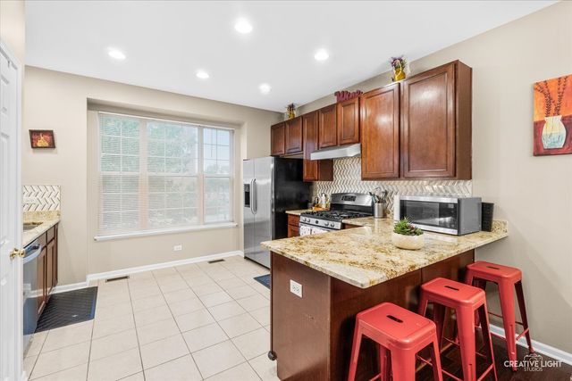 757 Station Boulevard, Aurora, IL 60504