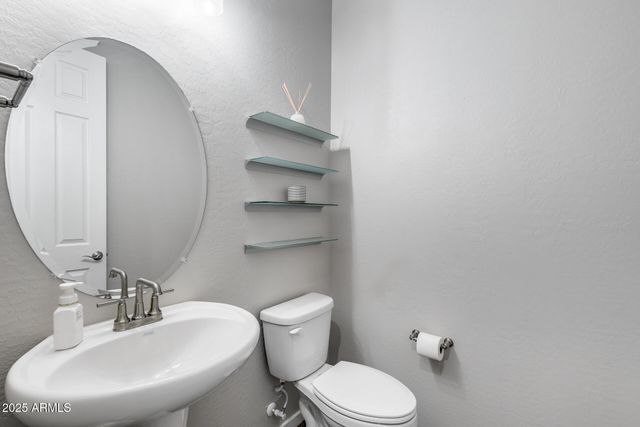 17635 W RED FOX Road W, Surprise, AZ 85387