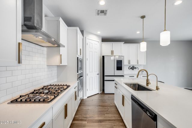 17635 W RED FOX Road W, Surprise, AZ 85387