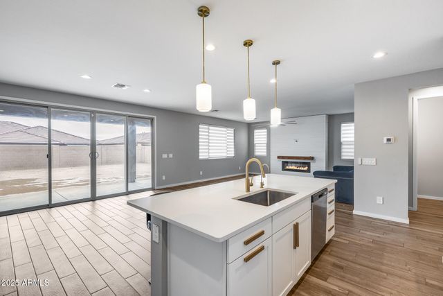 17635 W RED FOX Road W, Surprise, AZ 85387