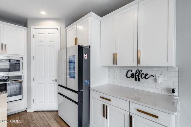 17635 W RED FOX Road W, Surprise, AZ 85387