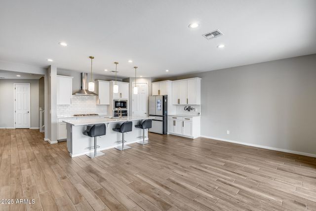 17635 W RED FOX Road W, Surprise, AZ 85387