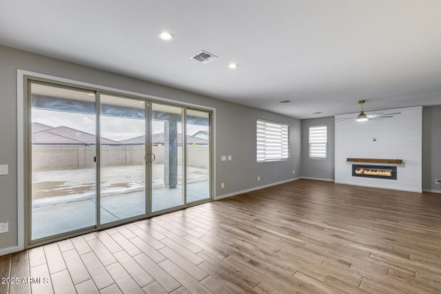 17635 W RED FOX Road W, Surprise, AZ 85387