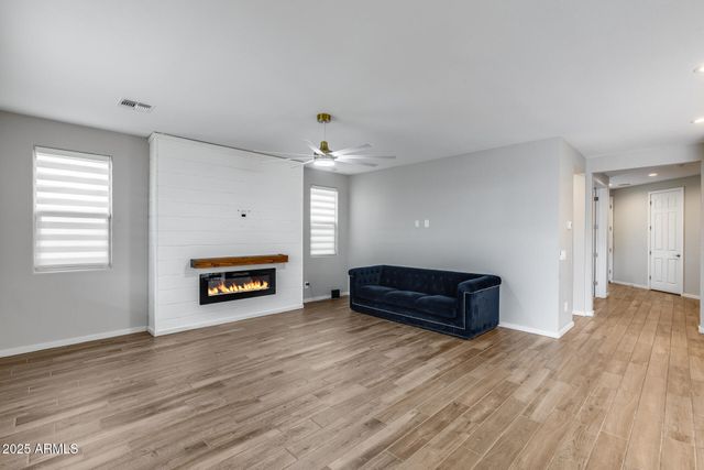 17635 W RED FOX Road W, Surprise, AZ 85387