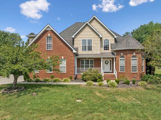 1913 Baskinbrook Court, Murfreesboro, TN 37130