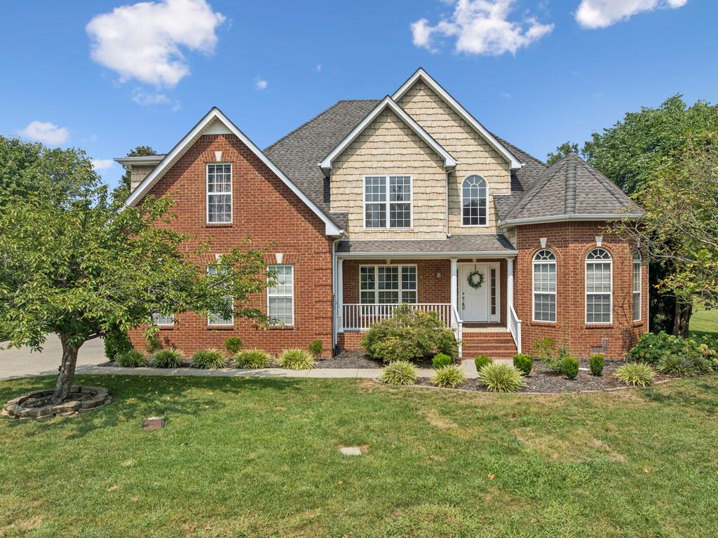1913 Baskinbrook Court, Murfreesboro, TN 37130