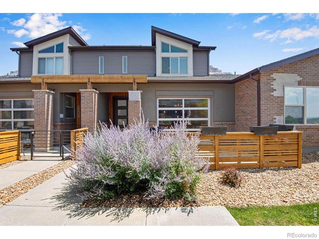 19570 E Sunset Circle, Aurora, CO 80015