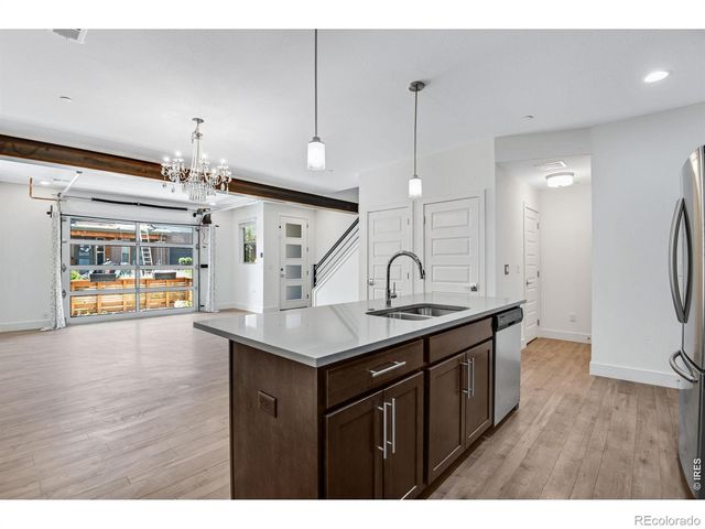 19570 E Sunset Circle, Aurora, CO 80015