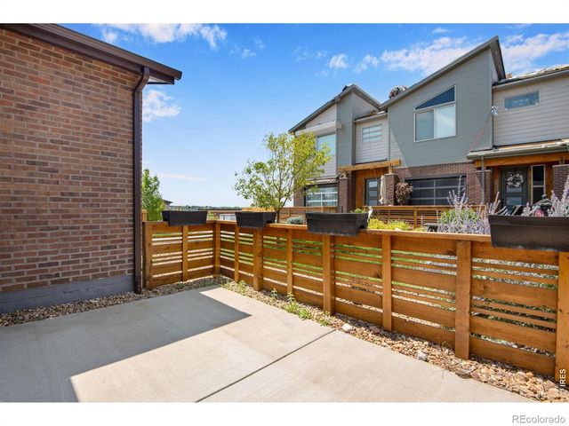 19570 E Sunset Circle, Aurora, CO 80015