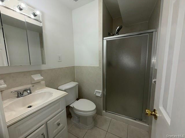 1422 Outlook Avenue 2, Bronx, NY 10465