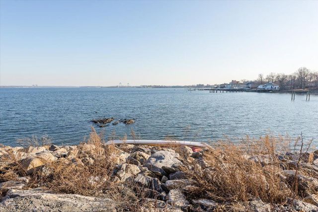 1422 Outlook Avenue 2, Bronx, NY 10465