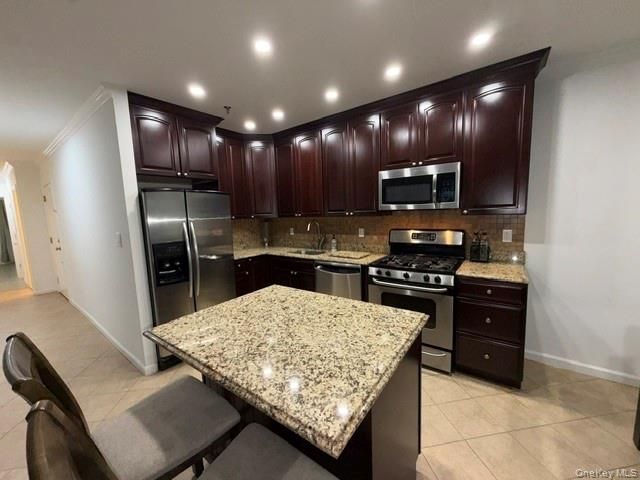 1422 Outlook Avenue 2, Bronx, NY 10465
