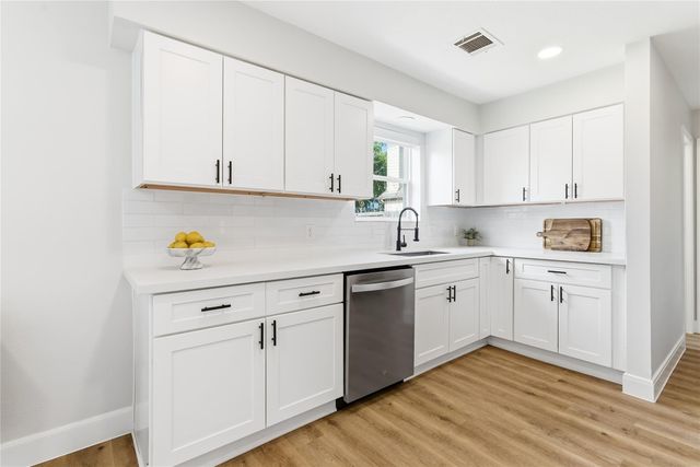 2218 Hickory Lawn Drive, Houston, TX 77077