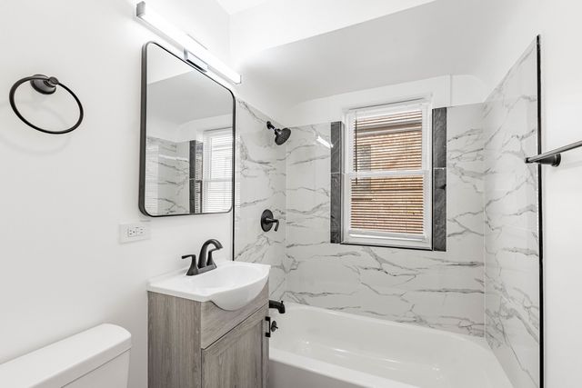 7511 S Damen Avenue, Chicago, IL 60620