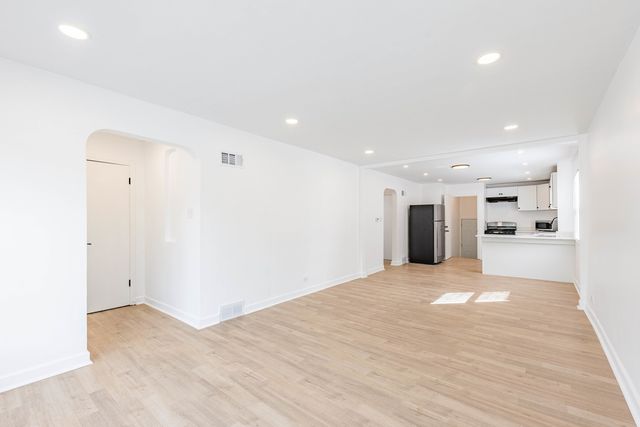 7511 S Damen Avenue, Chicago, IL 60620