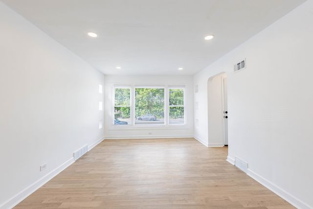 7511 S Damen Avenue, Chicago, IL 60620