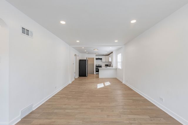 7511 S Damen Avenue, Chicago, IL 60620