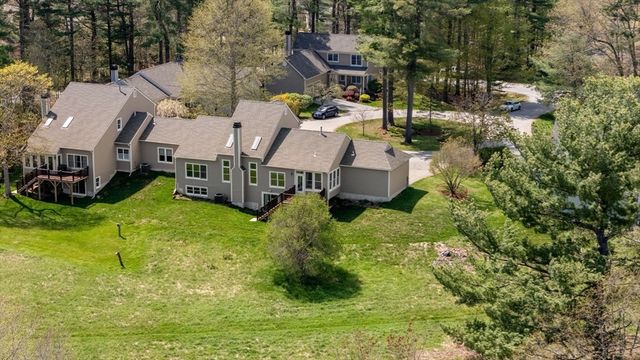 4 Arbella Rd 4, Bedford, MA 01730