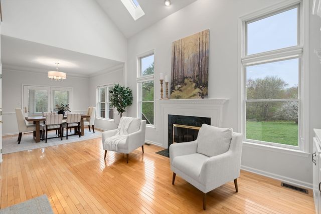 4 Arbella Rd 4, Bedford, MA 01730