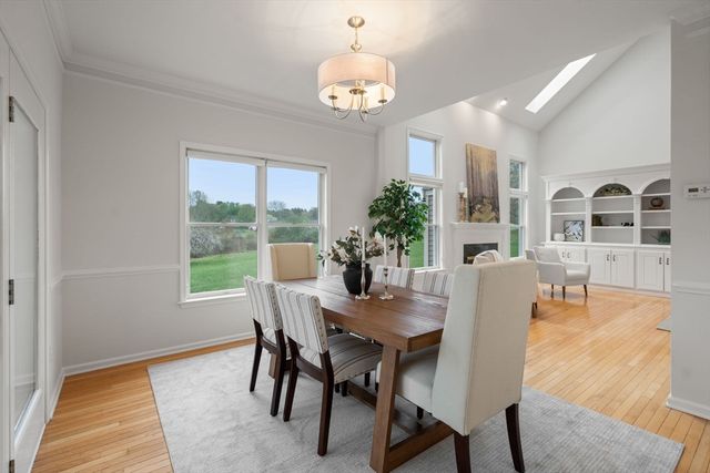 4 Arbella Rd 4, Bedford, MA 01730