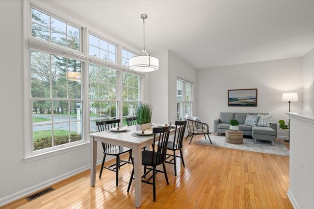 4 Arbella Rd 4, Bedford, MA 01730