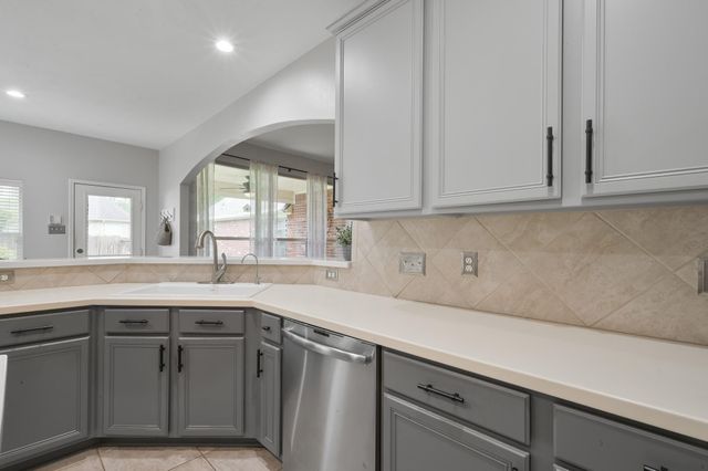 2 Westward Ridge Place, The Woodlands, TX 77384