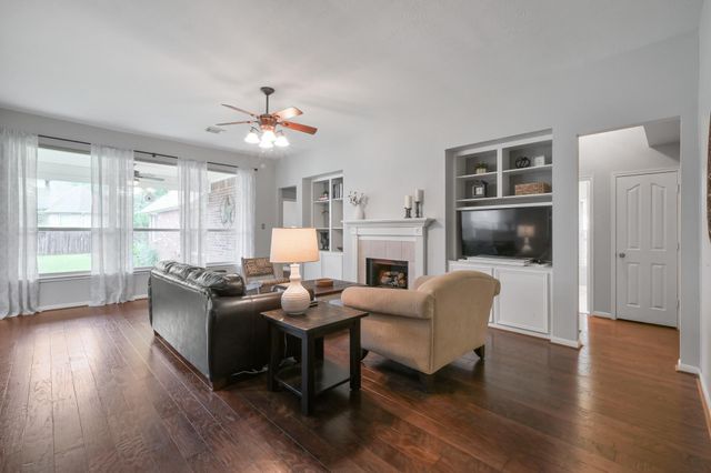 2 Westward Ridge Place, The Woodlands, TX 77384