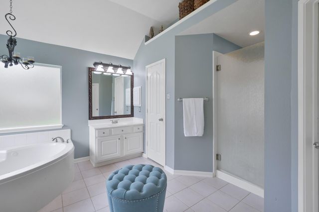 2 Westward Ridge Place, The Woodlands, TX 77384